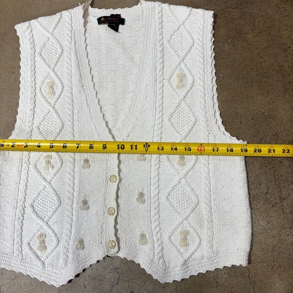 Vintage LizSport Cream Cable Knit Linen Cotton Sweater Vest 1990’s Cottagecore - Picture 5 of 7